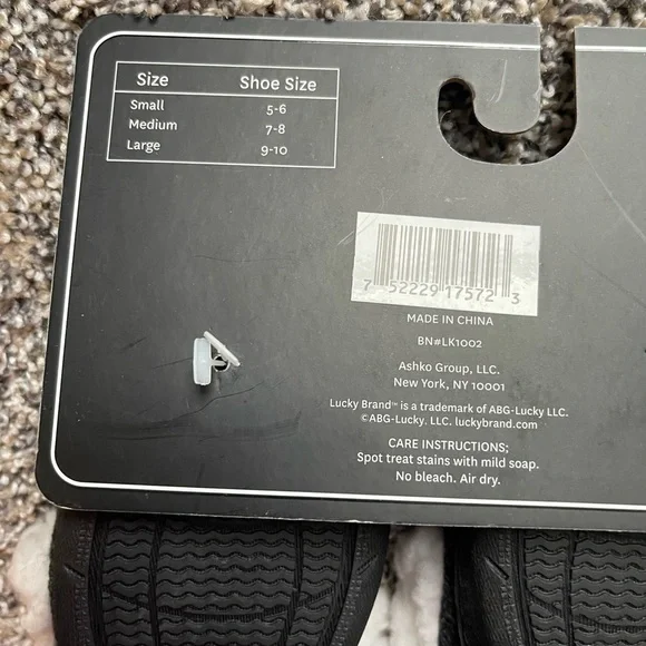 5/$25 Nwt Lucky Brand Toddler Slippers Sz 9-10 - Picture 3 of 3